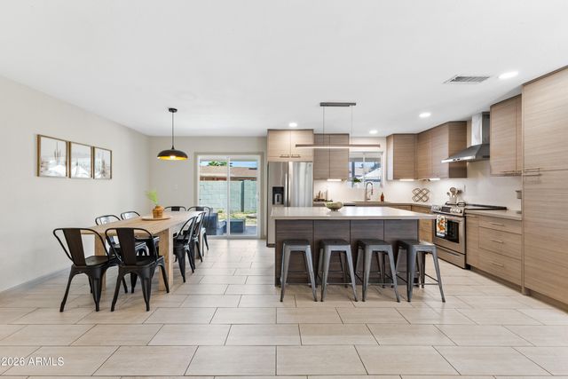 111 S CHOLLA Street, Gilbert, AZ 85233