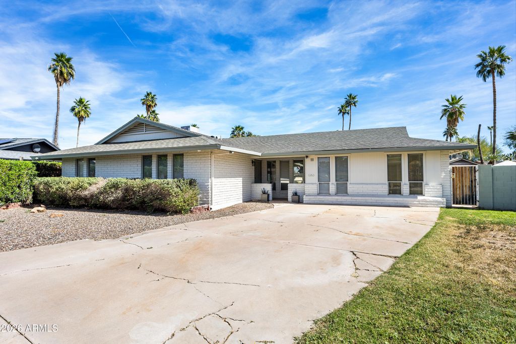 111 S CHOLLA Street, Gilbert, AZ 85233 — photo 2