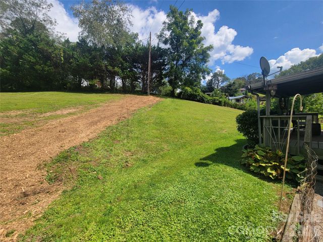204 Kudzu Loop, Waynesville, NC 28786