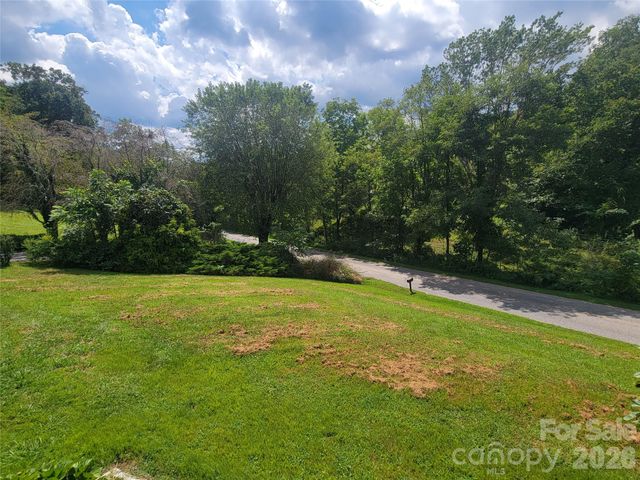 204 Kudzu Loop, Waynesville, NC 28786