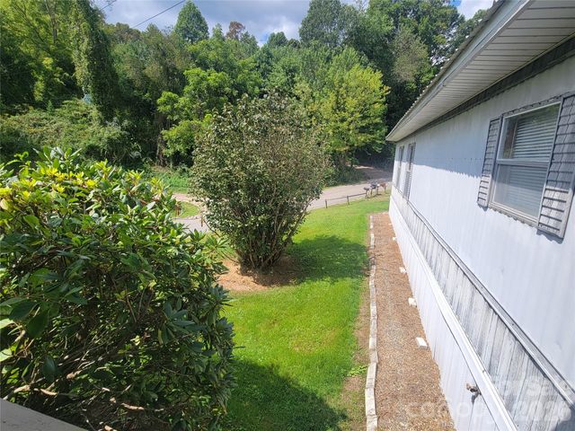 204 Kudzu Loop, Waynesville, NC 28786