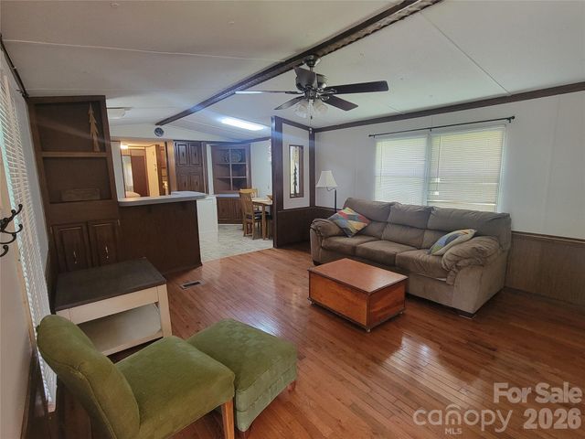 204 Kudzu Loop, Waynesville, NC 28786