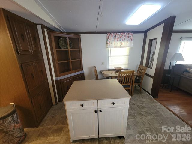 204 Kudzu Loop, Waynesville, NC 28786