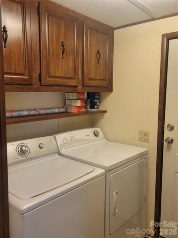 204 Kudzu Loop, Waynesville, NC 28786