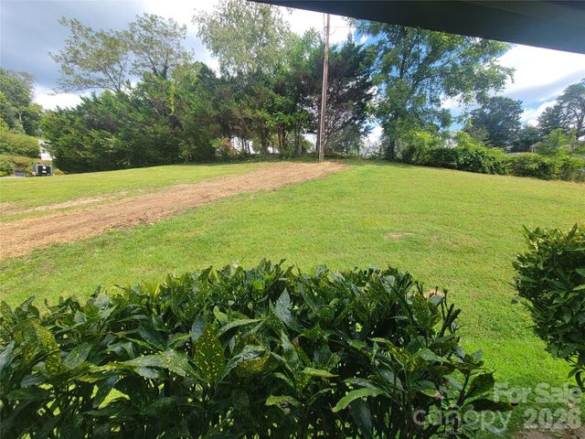 204 Kudzu Loop, Waynesville, NC 28786