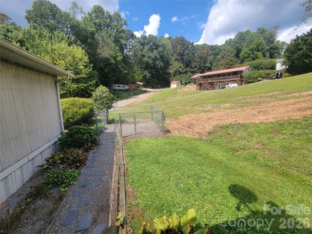 204 Kudzu Loop, Waynesville, NC 28786