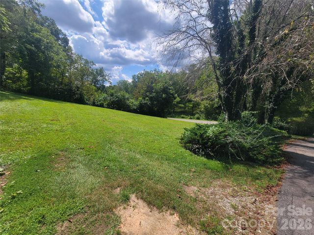 204 Kudzu Loop, Waynesville, NC 28786