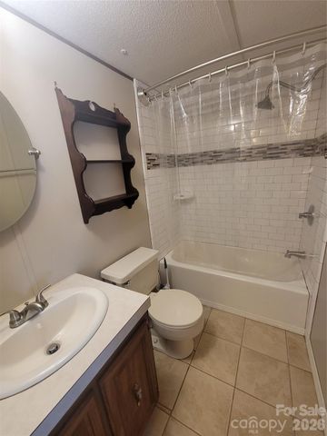 204 Kudzu Loop, Waynesville, NC 28786