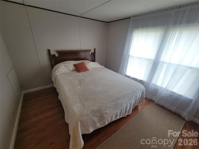 204 Kudzu Loop, Waynesville, NC 28786