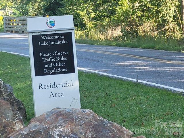 204 Kudzu Loop, Waynesville, NC 28786