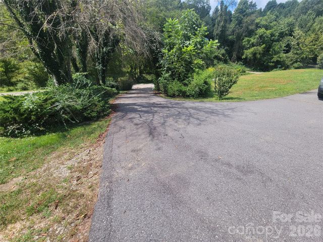 204 Kudzu Loop, Waynesville, NC 28786