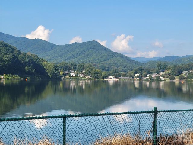 204 Kudzu Loop, Waynesville, NC 28786