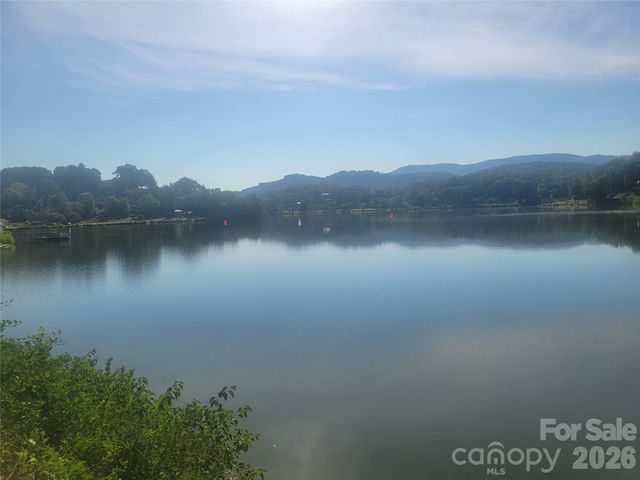 204 Kudzu Loop, Waynesville, NC 28786