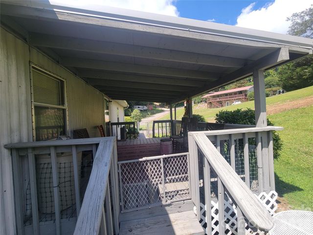 204 Kudzu Loop, Waynesville, NC 28786