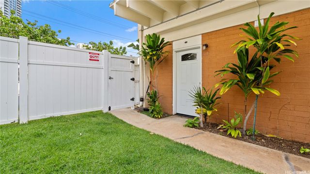 1909 Kahakai Drive, Honolulu, HI 96814