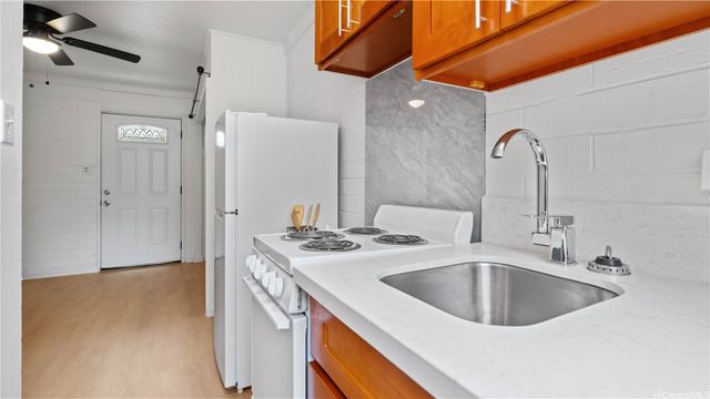 1909 Kahakai Drive, Honolulu, HI 96814