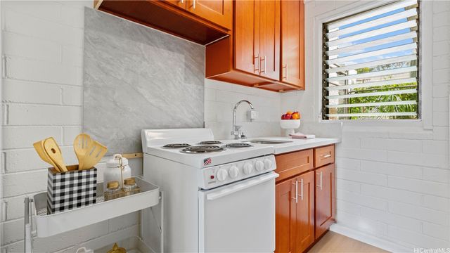 1909 Kahakai Drive, Honolulu, HI 96814