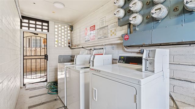 1909 Kahakai Drive, Honolulu, HI 96814