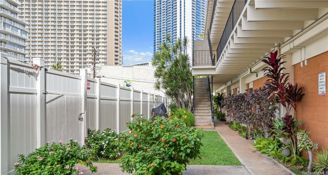 1909 Kahakai Drive, Honolulu, HI 96814