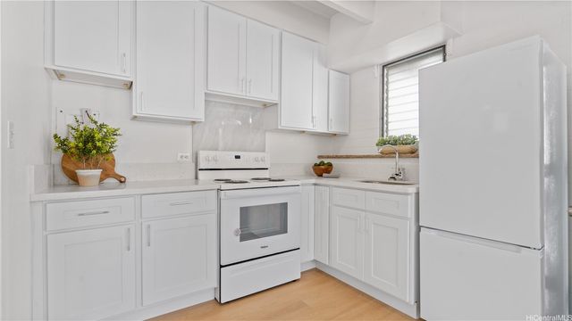 1909 Kahakai Drive, Honolulu, HI 96814