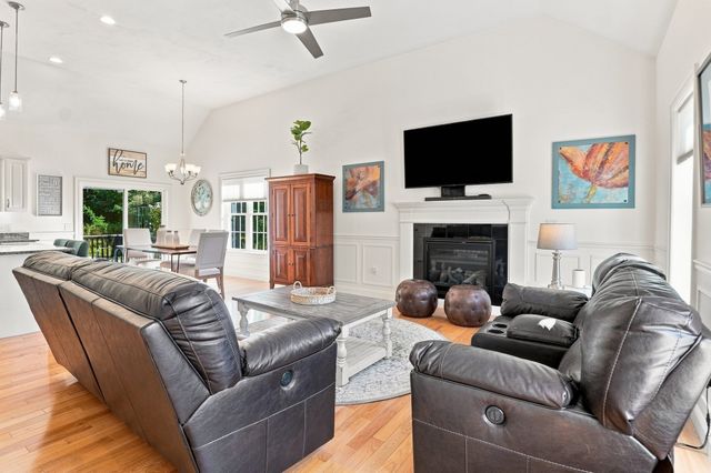33 Skyview Drive, Millbury, MA 01527