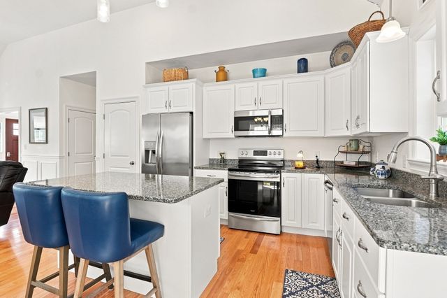 33 Skyview Drive, Millbury, MA 01527