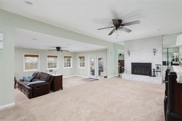 3912 S Christopher Circle, Independence, MO 64055