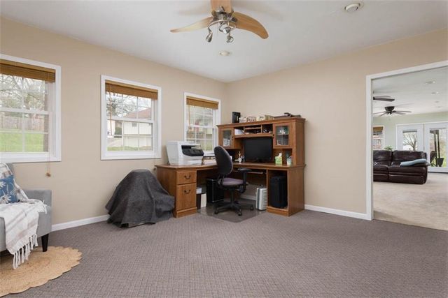 3912 S Christopher Circle, Independence, MO 64055