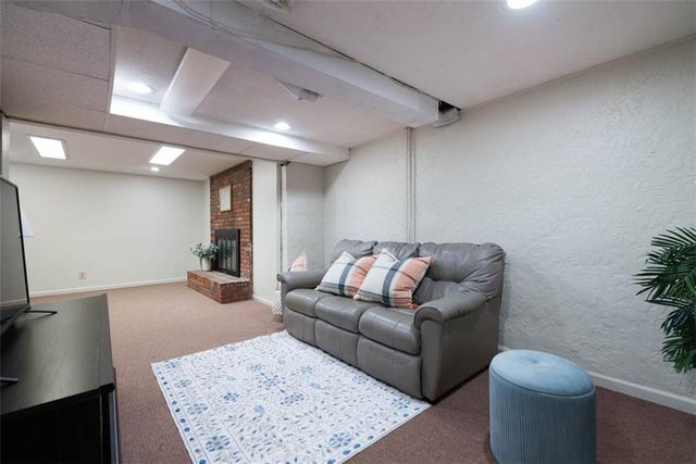 3912 S Christopher Circle, Independence, MO 64055