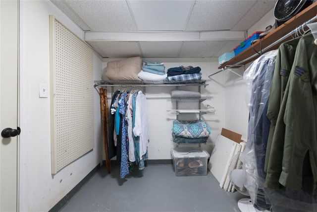 3912 S Christopher Circle, Independence, MO 64055