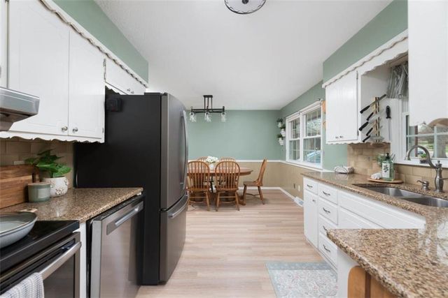 3912 S Christopher Circle, Independence, MO 64055