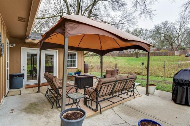 3912 S Christopher Circle, Independence, MO 64055