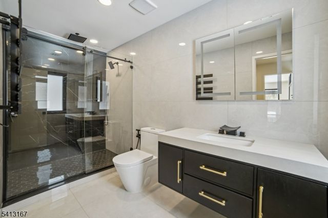 156 Park Rd, Parsippany-troy Hills Twp., NJ 07054