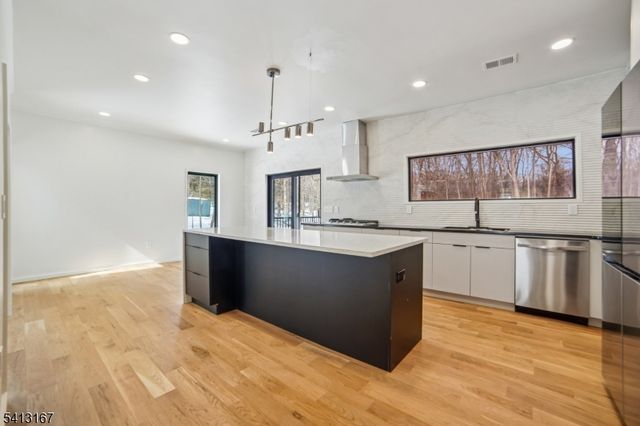 156 Park Rd, Parsippany-troy Hills Twp., NJ 07054