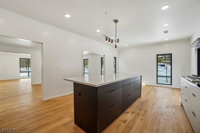 156 Park Rd, Parsippany-troy Hills Twp., NJ 07054