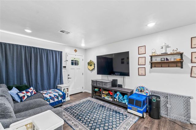 631 SW 3rd Street, Moore, OK 73160