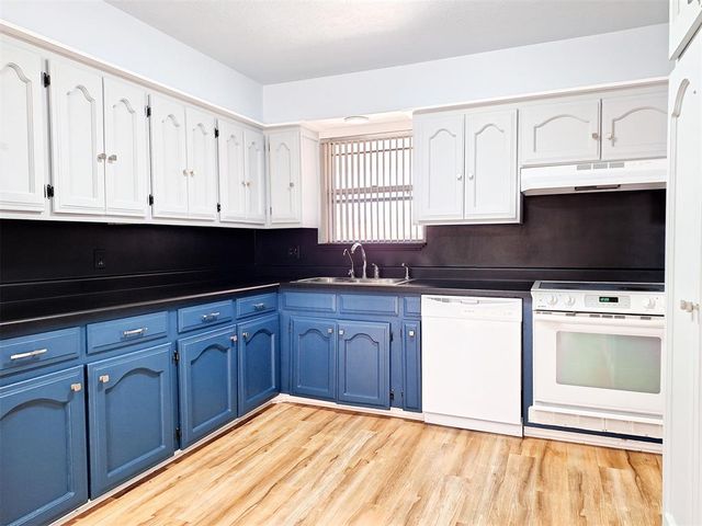 1032 W Woodcrest Drive, Oklahoma City, OK 73110