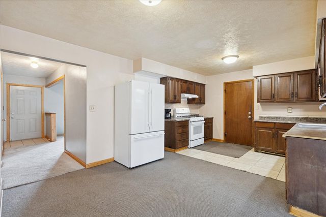 5732 Colleen Avenue, Rockford, IL 61109