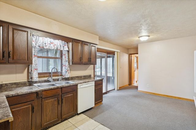 5732 Colleen Avenue, Rockford, IL 61109