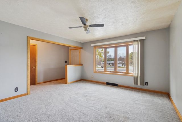 5732 Colleen Avenue, Rockford, IL 61109