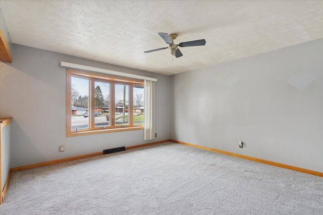 5732 Colleen Avenue, Rockford, IL 61109