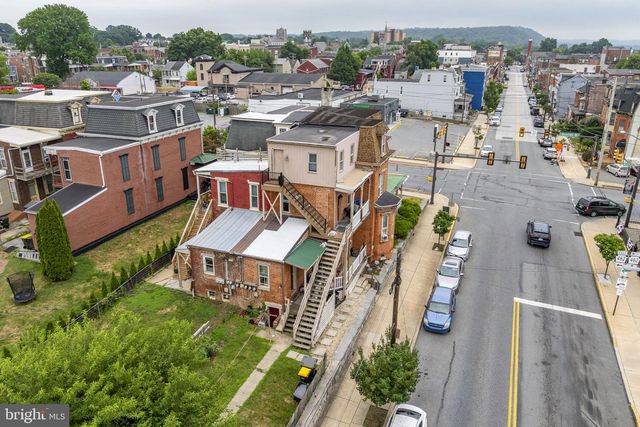 301 CHESTNUT ST, Columbia, PA 17512