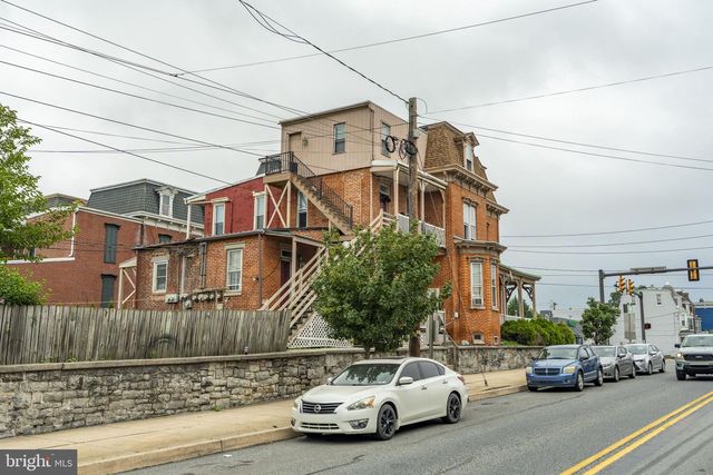 301 CHESTNUT ST, Columbia, PA 17512