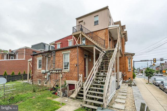 301 CHESTNUT ST, Columbia, PA 17512
