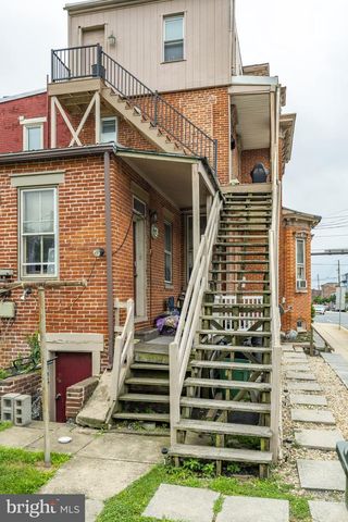 301 CHESTNUT ST, Columbia, PA 17512