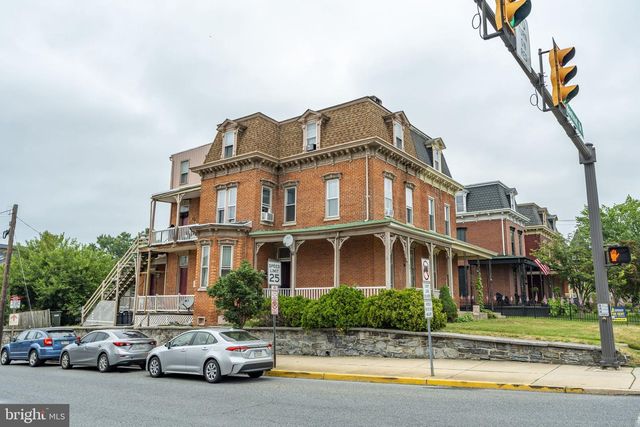 301 CHESTNUT ST, Columbia, PA 17512