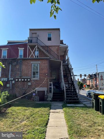 301 CHESTNUT ST, Columbia, PA 17512
