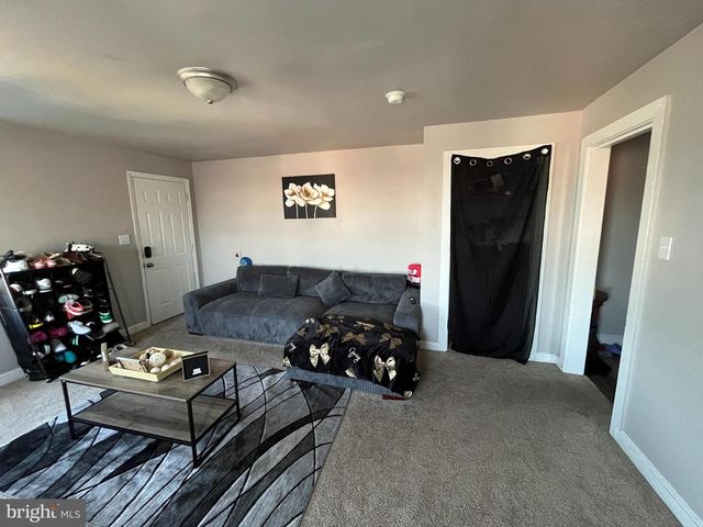 301 CHESTNUT ST, Columbia, PA 17512