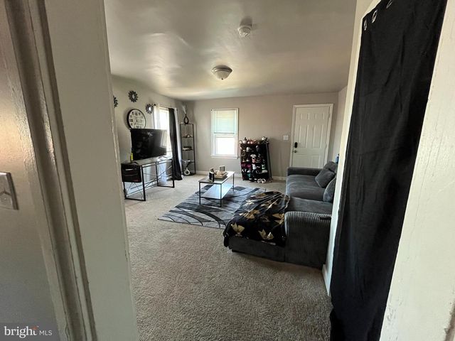 301 CHESTNUT ST, Columbia, PA 17512