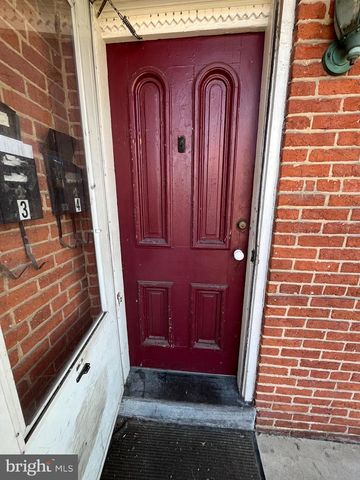 301 CHESTNUT ST, Columbia, PA 17512